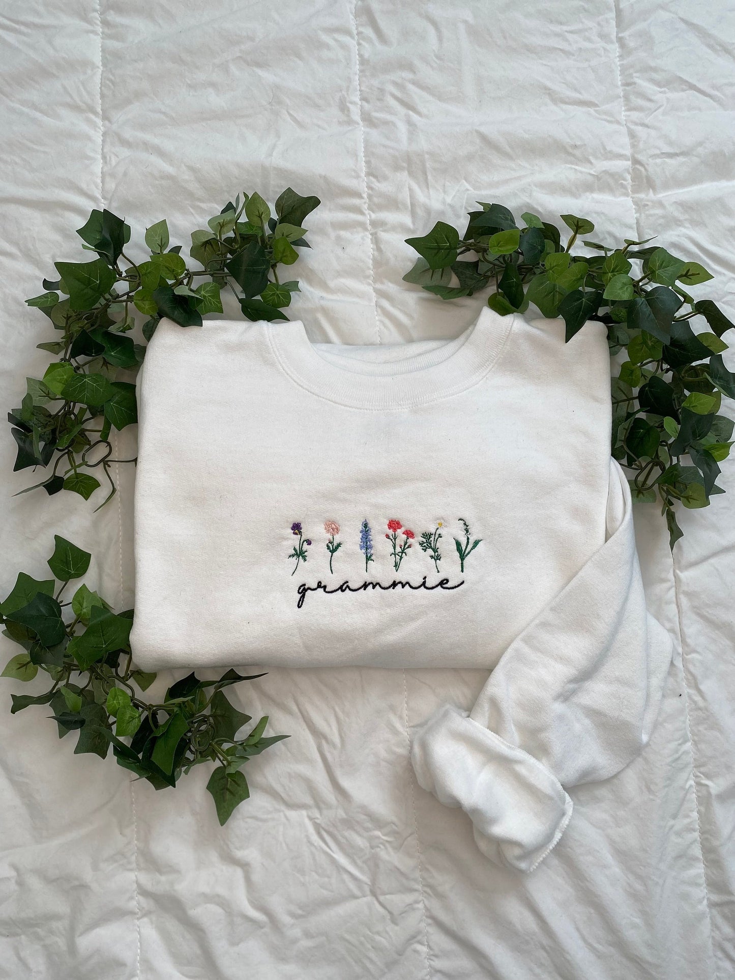 Birth month flower embroidered sweatshirt/Hoodie