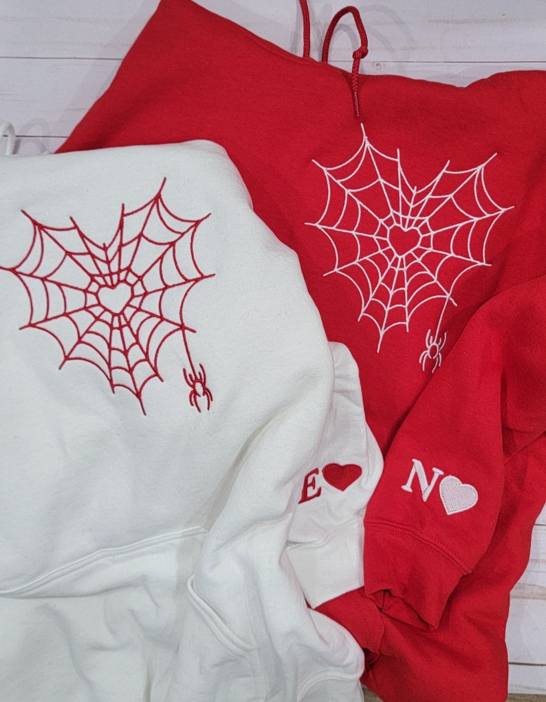 🕸Heart Web Embroidered Sweatshirt/ hoodie