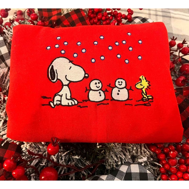 Snoopy And Woodstock Christmas Snowman Embroidered Sweatshirt/Hoodie