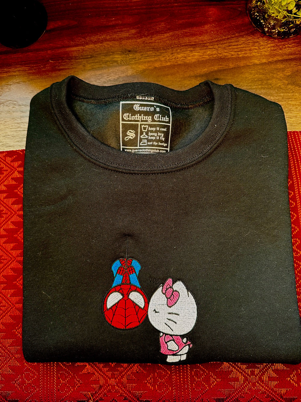Kitty Kissing Spider Man Embroidery Crewneck Sweatshirt/Hoodie